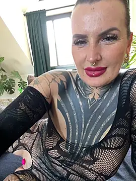 Chat +18 de KathaleaNoir ao vivo