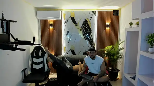 anthony_hottn Webbikameraesitys