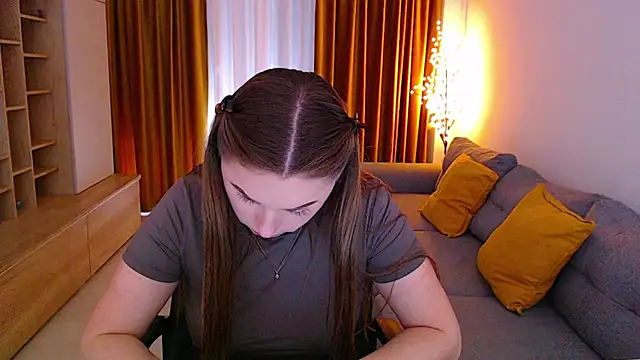 mia_bloomy Adlı Modelin Canlı XXX Sohbeti