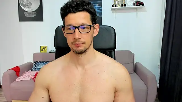 BrutusK08 – Naživo XXX chat