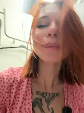 RosieSecret Adlı Modelin Canlı XXX Sohbeti