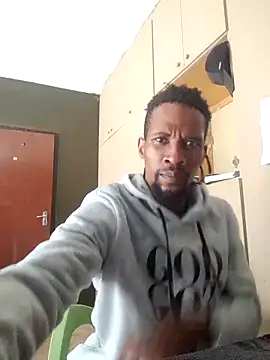 Show modela koolbend na web-kameri