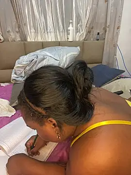 lilybaudyn_ – Live XXX-chat