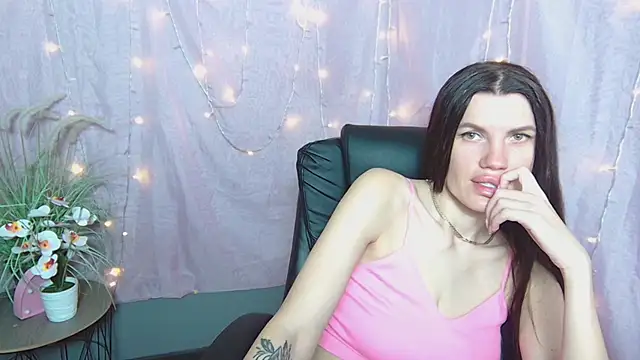 MilaLoona's Live XXX Chat