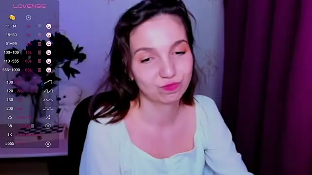 Chat XXX Live KindHazelHere_