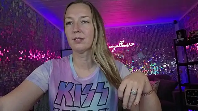 lucyallen4201: διαδικτυακό σόου στην κάμερα