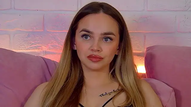 AnitaVenture Chat XXX in diretta