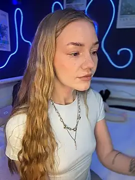 Chat +18 de MilaMoone ao vivo