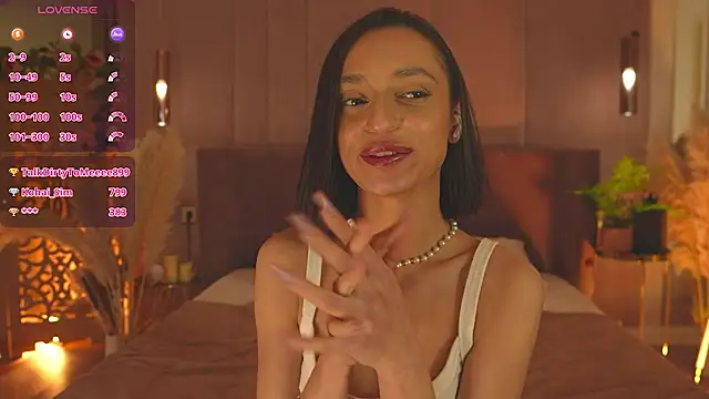 AdoraCortes Adlı Modelin Canlı XXX Sohbeti