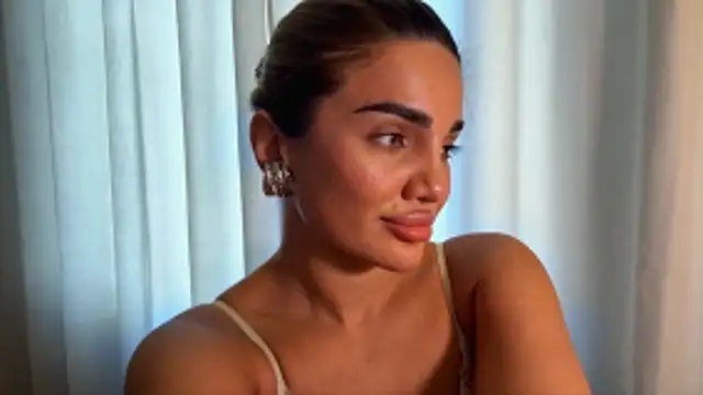 MelindaReny Adlı Modelin Canlı XXX Sohbeti