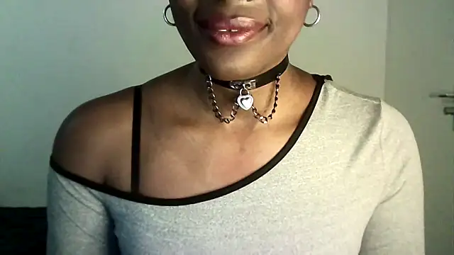 Chatdoll2: διαδικτυακό σόου στην κάμερα