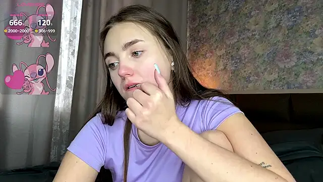 LoraDavi élő XXX-chatje