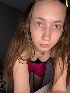 Holy_Poly Chat XXX live