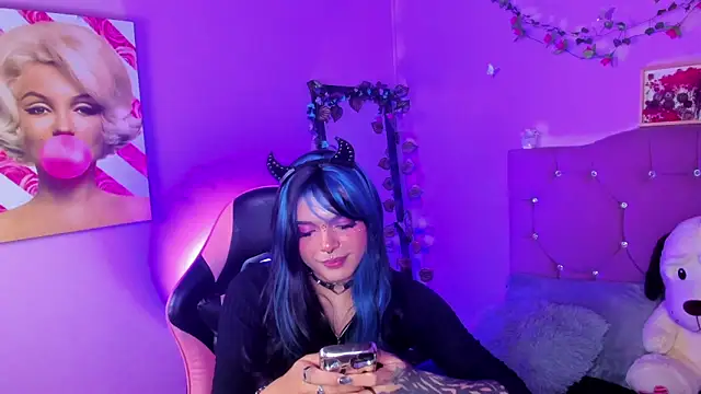 Pokazy przed kamerką – Maki_XOXO