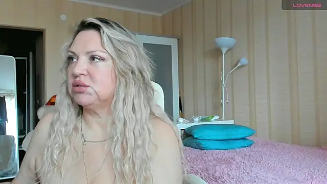 دردشة PamHardFuck الجنسية المباشرة