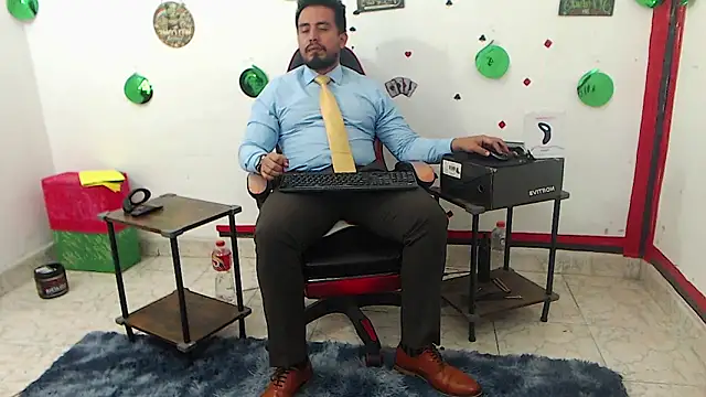 دردشة KalethBigDick الجنسية المباشرة