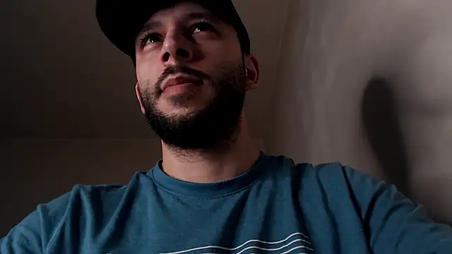 Chat XXX Live henryaxe