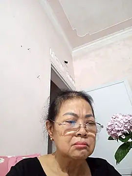 Hotestlove Adlı Modelin Canlı XXX Sohbeti