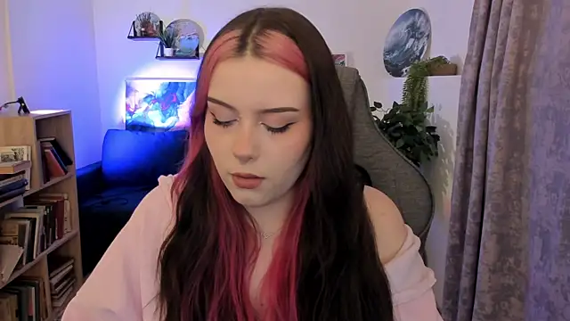 XXX chat uživo modela CoraMiel