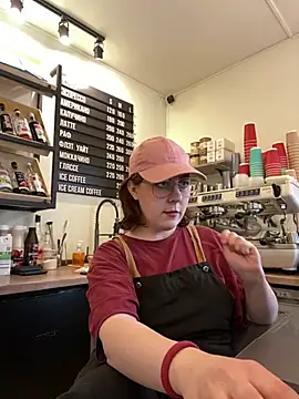 cinnabon_: διαδικτυακό σόου στην κάμερα