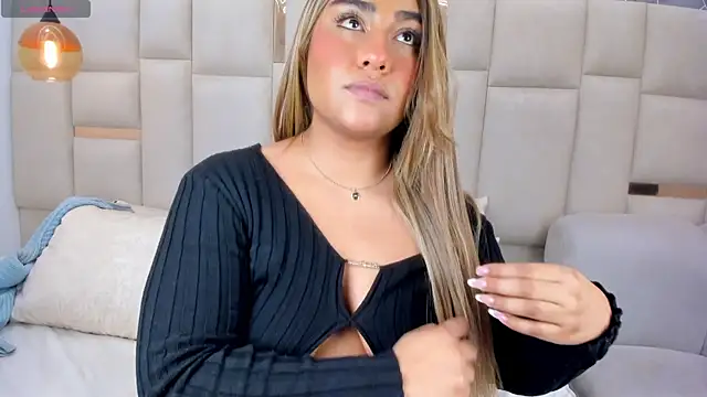 angueljonnes élő XXX-chatje