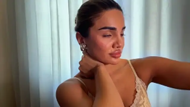 MelindaReny Chat XXX live