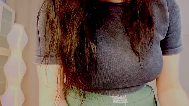 KaraNeagle Adlı Modelin Canlı XXX Sohbeti