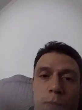 RAFAELQUINTEROSCAVALHEI Show in webcam