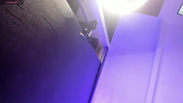 แชท XXX สดของ rouse_lili