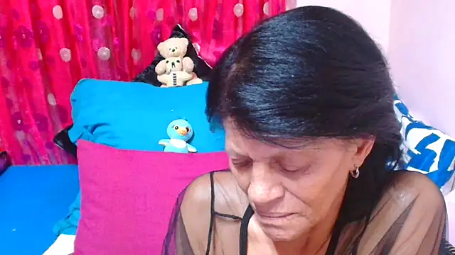 Chat XXX en directo de SLUTTYROXY