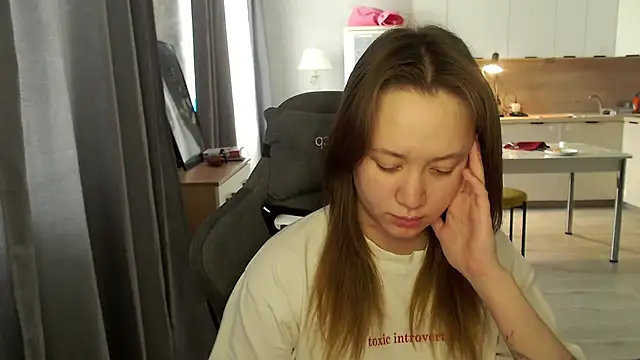 _lalune_'s Live XXX Chat