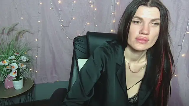 MilaLoona: онлайн-секс-чат