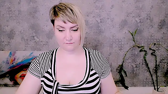 Djullia live XXX chat