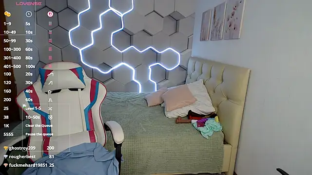 Chat +18 de aliicemeow ao vivo