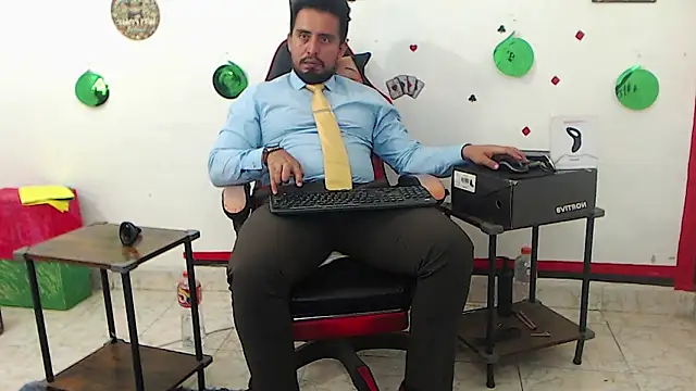 KalethBigDick élő XXX-chatje