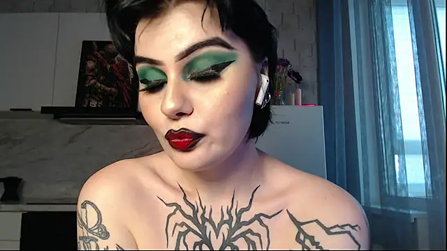 Chat XXX en directo de IntrigueYourDay