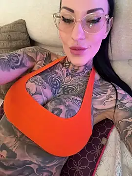 Chatroom XXX en direct de MeganWitch