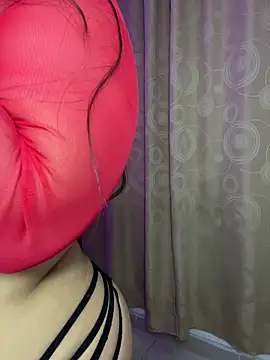 Vicky_Saidi: онлайн-секс-чат