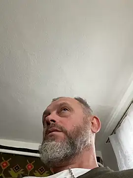 Frosl 现场XXX聊天