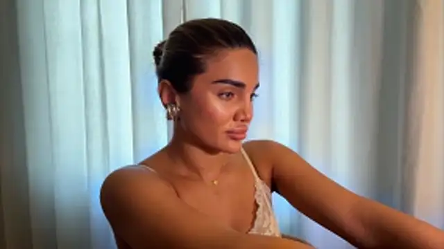 XXX chat uživo modela MelindaReny