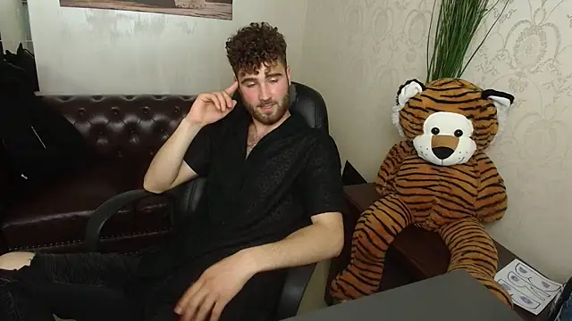 KyloEast Webcam-Show