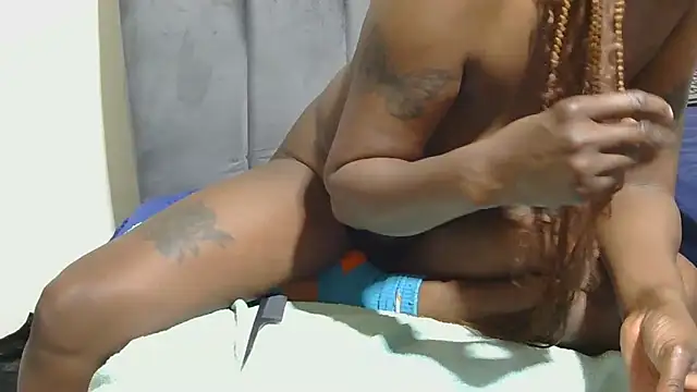 sluttylaura21: онлайн-секс-чат