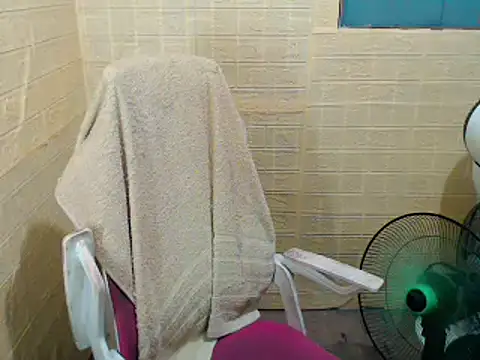 JuicyFoxCock: διαδικτυακό σόου στην κάμερα