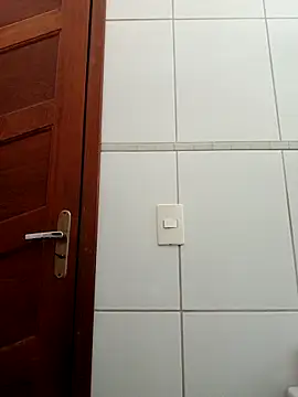 Misaudibel Adlı Modelin Canlı XXX Sohbeti