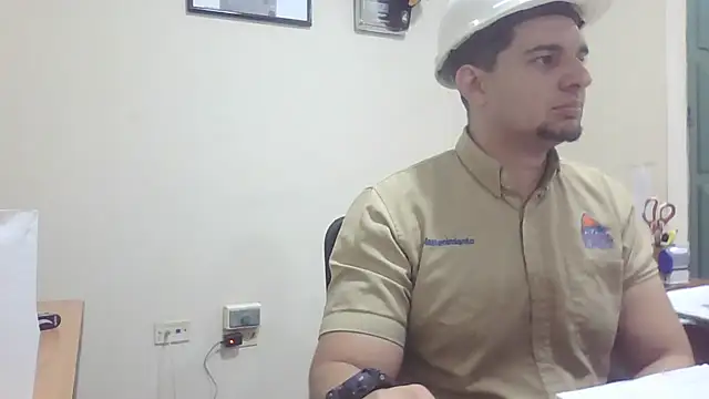 Officeb0y: онлайн-секс-чат