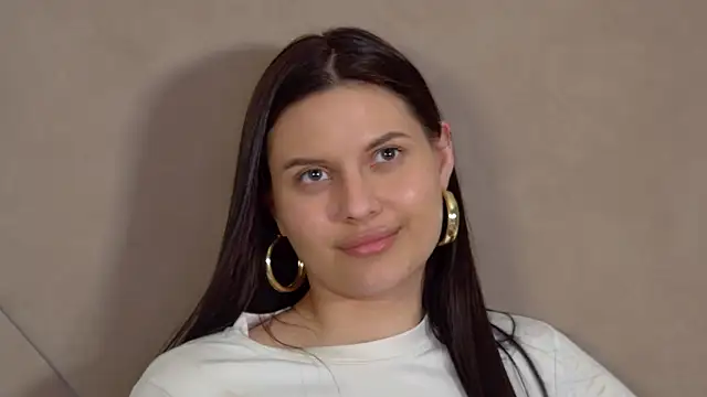 Chat +18 de AliceVersal ao vivo