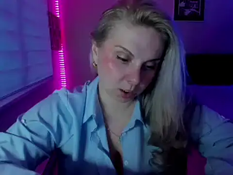 callme_iva's Webcam Show