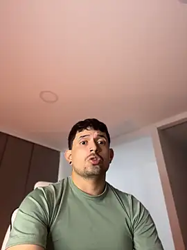 TroyeSavageのライブXXXチャット