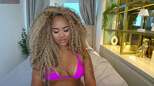 Czat XXX na żywo – Alma_Dunn