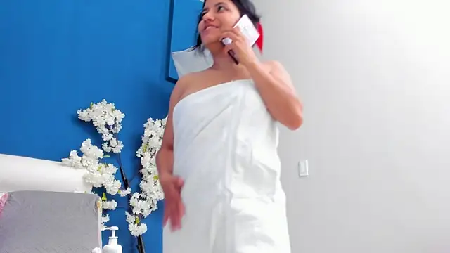 Chat +18 de letty_straus ao vivo